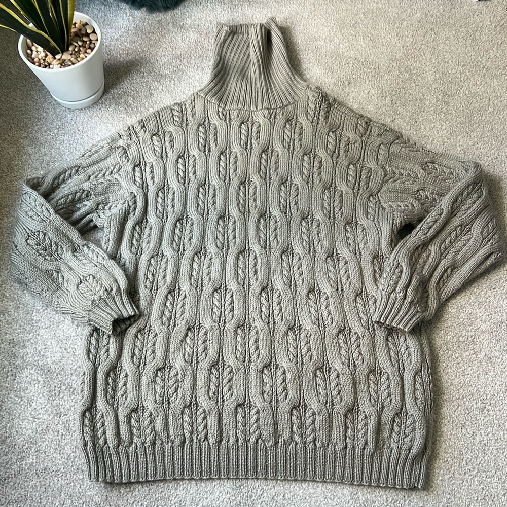 Vintage Oversized Chunky Turtleneck Sweater in 100% wool Neutral Taupe beige